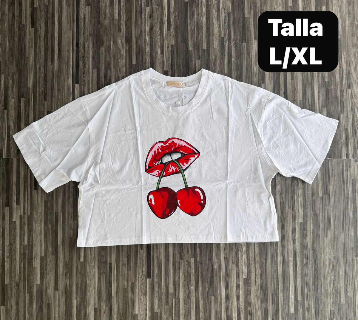 CROP TOP LABIOS CEREZA
