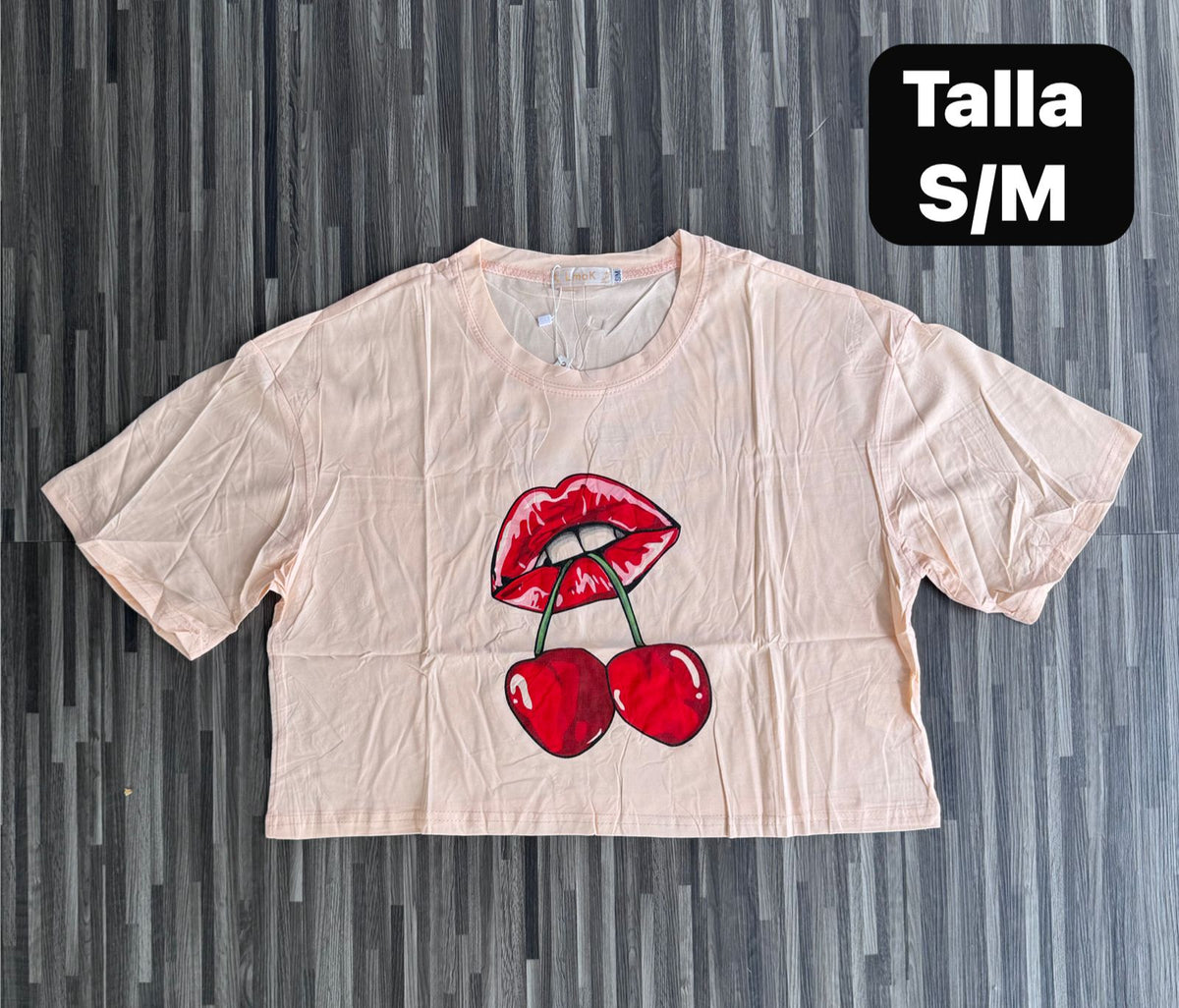 CROP TOP LABIOS CEREZA